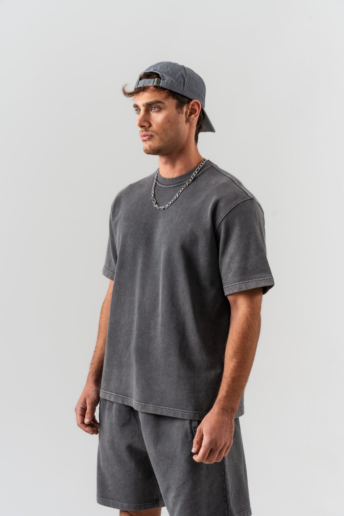 BORZ Yıkamalı Oversize T-shirt ve Şort Takımı - Siyah — Siyah (3)