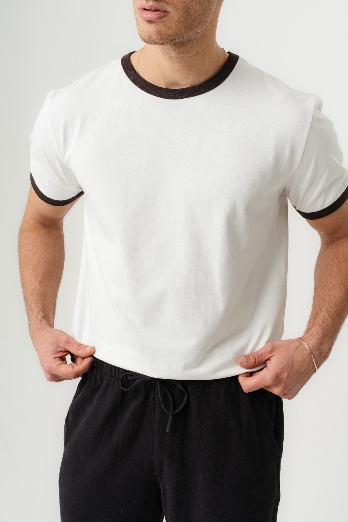 UNISEX YAKA KOL YIKAMA DETAYLI REGULAR FIT BASIC TİŞÖRT BEYAZ-KAHVE — Beyaz-Kahve (5)