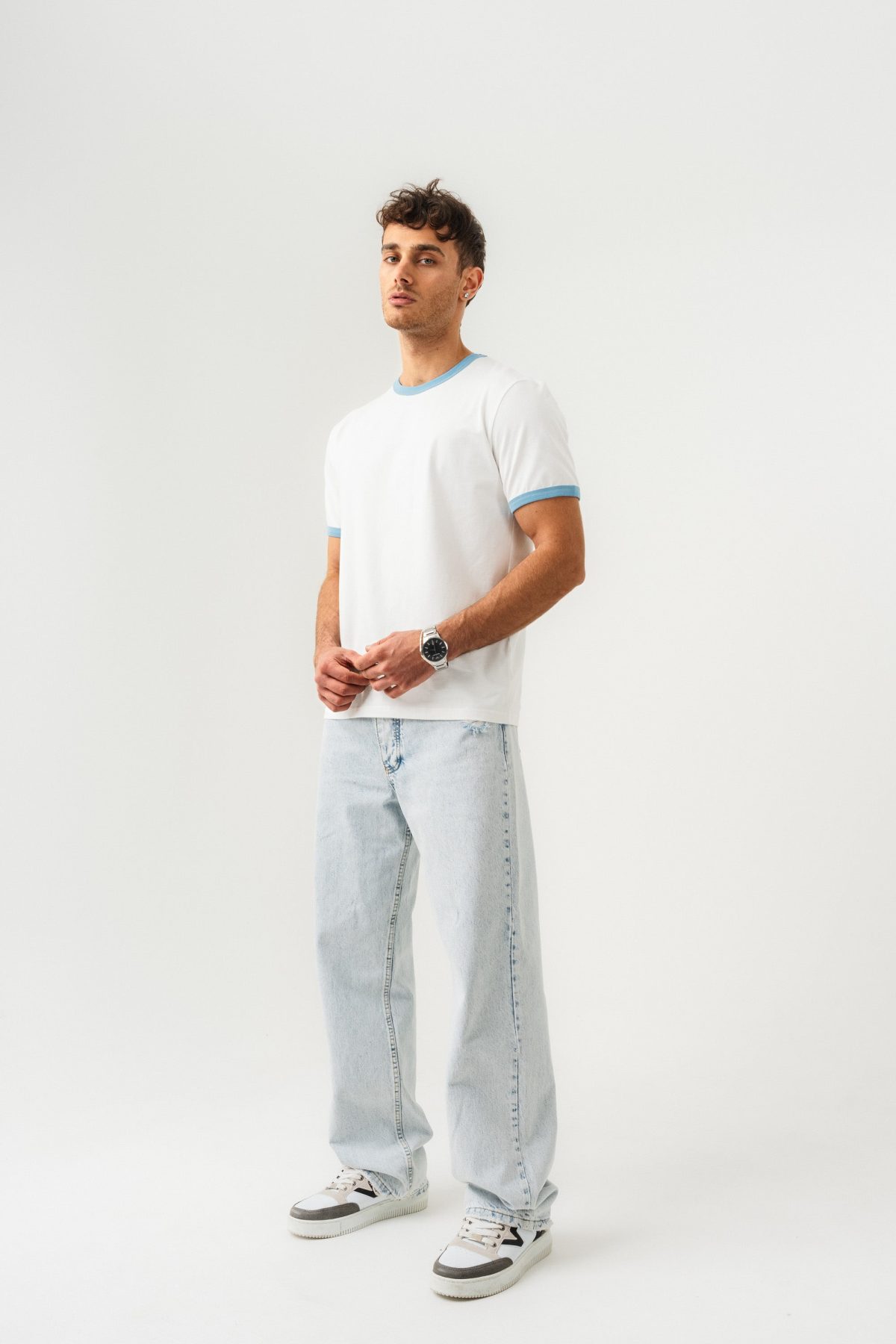 UNISEX YAKA KOL YIKAMA DETAYLI REGULAR FIT BASIC TİŞÖRT BEYAZ MAVİ —  (4)