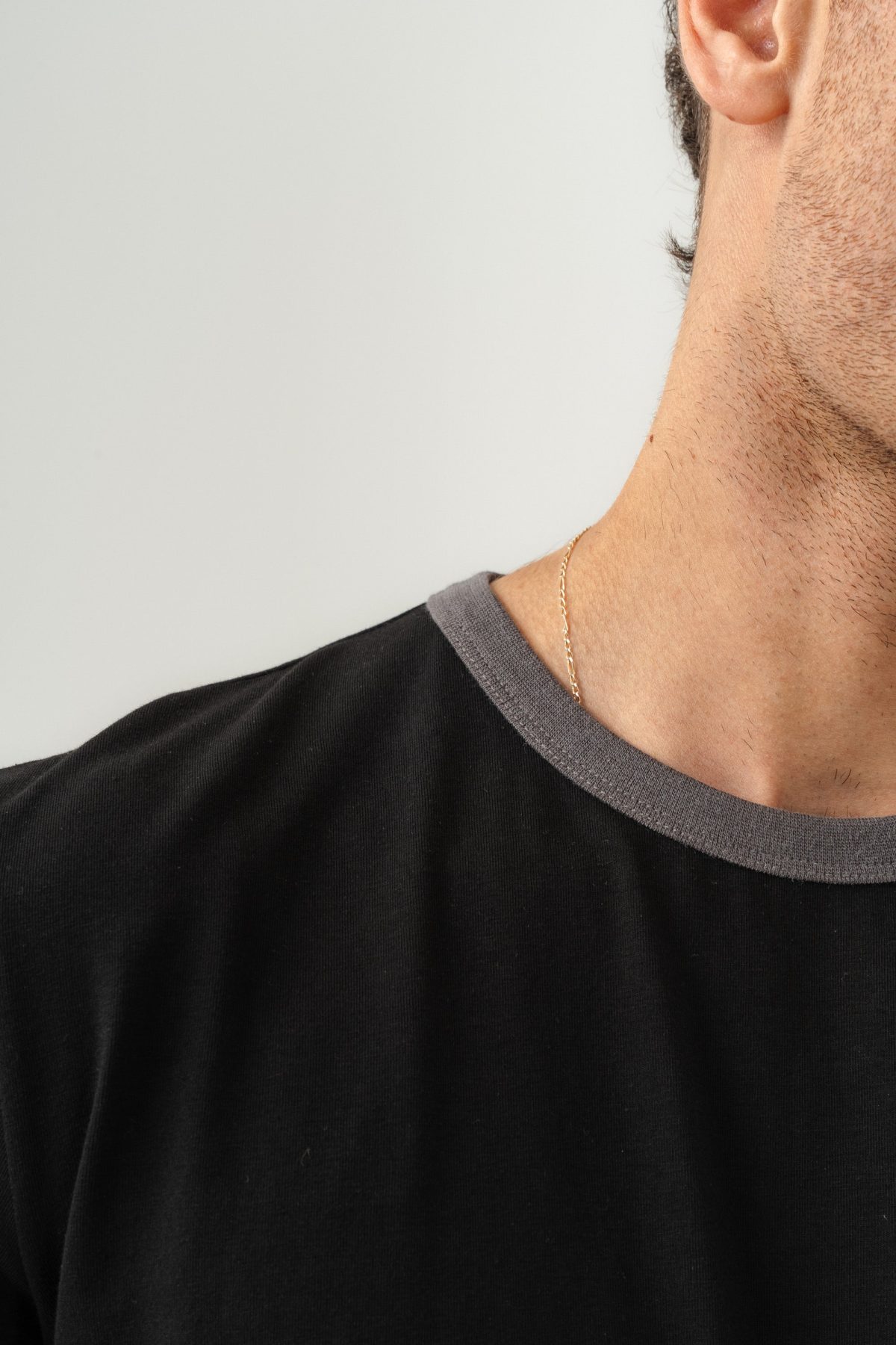 UNISEX YAKA KOL YIKAMA DETAYLI REGULAR FIT BASIC TİŞÖRT SİYAH-GRİ — Siyah-Gri (5)