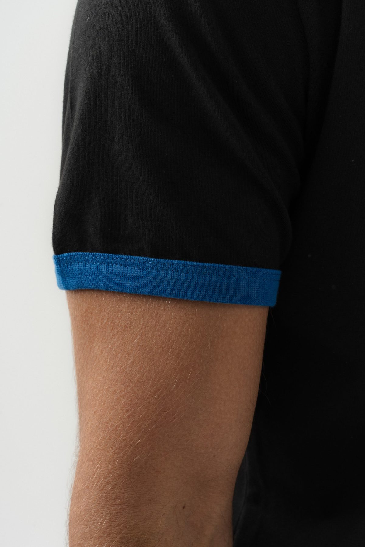 UNISEX YAKA KOL YIKAMA DETAYLI REGULAR FIT BASIC TİŞÖRT SİYAH MAVİ —  (6)